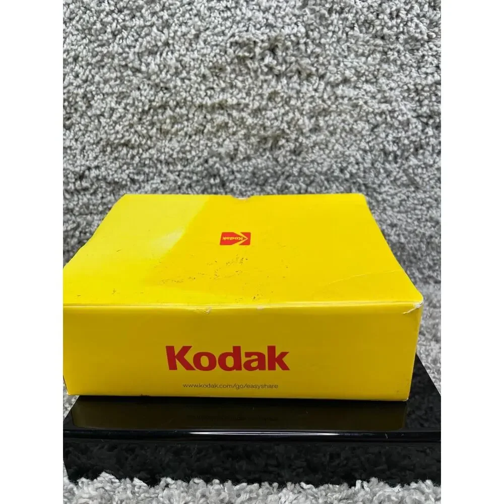 KODAK DX3600 Compact Zoom Digital Camera 2.2 Megapixel Battery Included